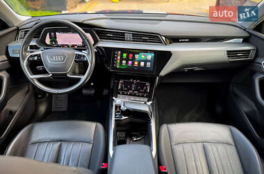 Позашляховик / Кросовер Audi e-tron 2020 в 