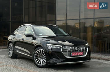 Внедорожник / Кроссовер Audi e-tron 2022 в 