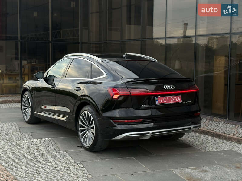 Позашляховик / Кросовер Audi e-tron 2022 в Мукачевому