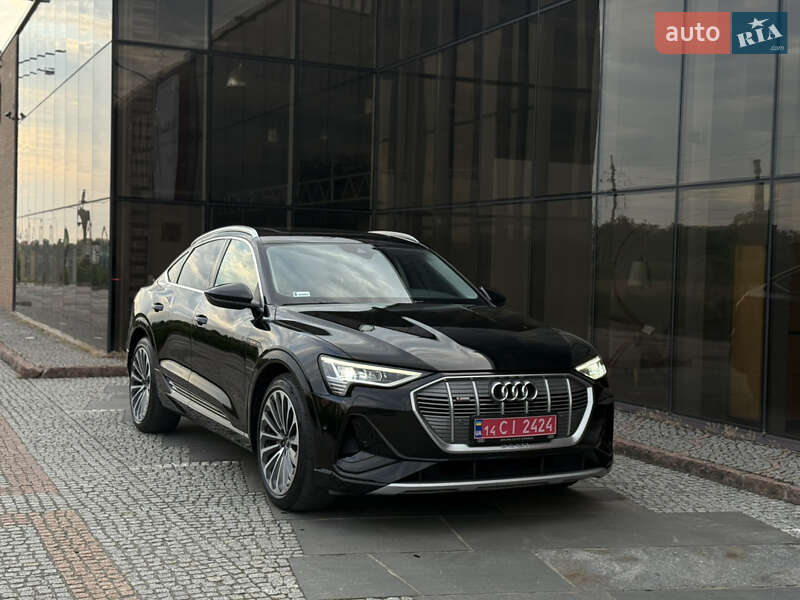 Позашляховик / Кросовер Audi e-tron 2022 в Мукачевому
