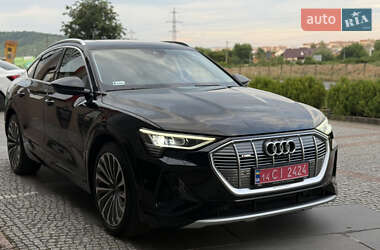 Внедорожник / Кроссовер Audi e-tron 2022 в 