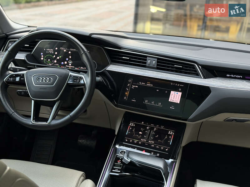 Позашляховик / Кросовер Audi e-tron 2022 в Мукачевому