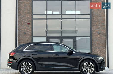 Внедорожник / Кроссовер Audi e-tron 2020 в 