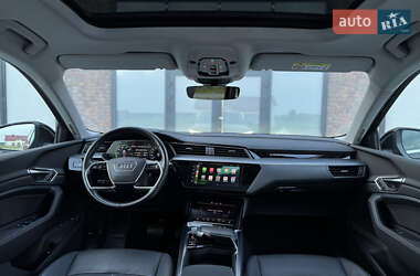 Внедорожник / Кроссовер Audi e-tron 2020 в 