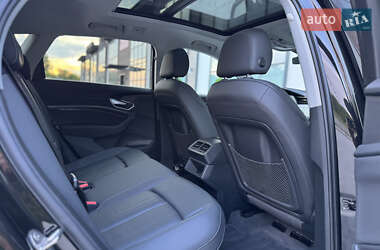 Внедорожник / Кроссовер Audi e-tron 2020 в 