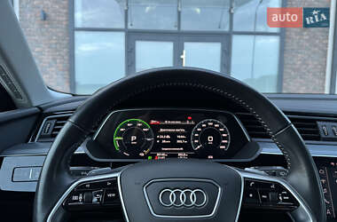 Внедорожник / Кроссовер Audi e-tron 2020 в 