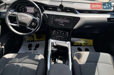 Внедорожник / Кроссовер Audi e-tron 2020 в 