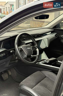Позашляховик / Кросовер Audi e-tron 2020 в 