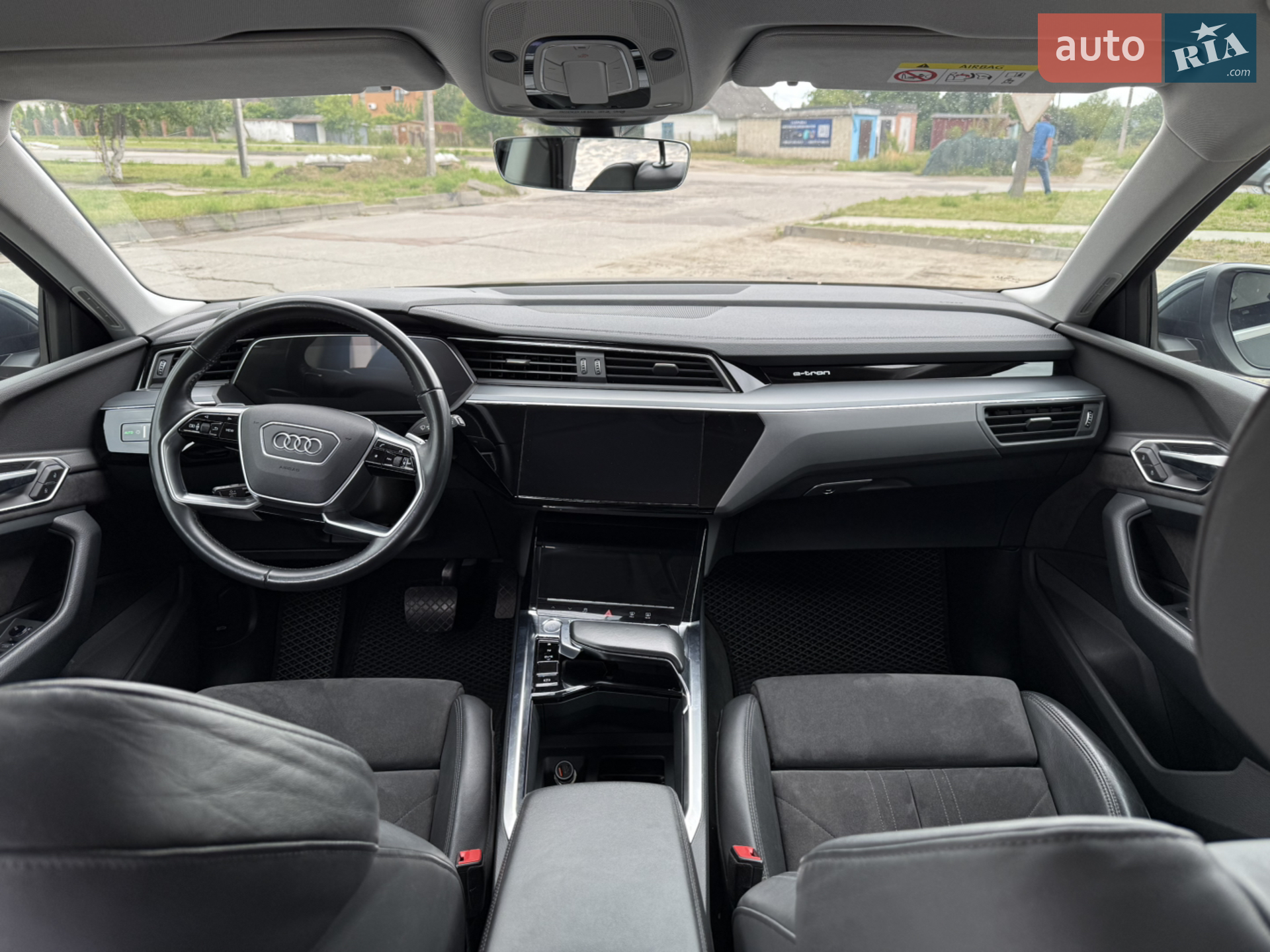 2020 Audi e-tron - мініатюра 12