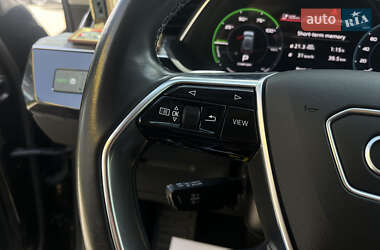 Позашляховик / Кросовер Audi e-tron 2020 в 