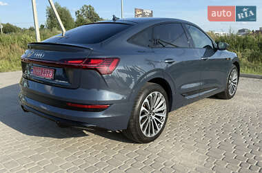 Позашляховик / Кросовер Audi e-tron 2022 в 