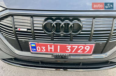 Внедорожник / Кроссовер Audi e-tron 2022 в 