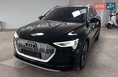 Внедорожник / Кроссовер Audi e-tron 2019 в 