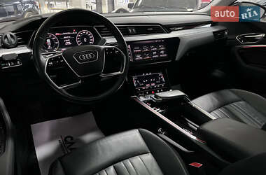 Внедорожник / Кроссовер Audi e-tron 2019 в 