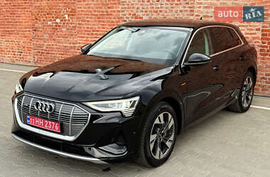 Внедорожник / Кроссовер Audi e-tron 2023 в 