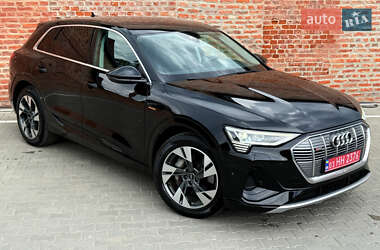 Внедорожник / Кроссовер Audi e-tron 2023 в 