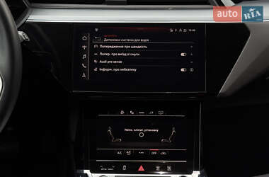 Внедорожник / Кроссовер Audi e-tron 2023 в 