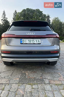 Внедорожник / Кроссовер Audi e-tron 2019 в 