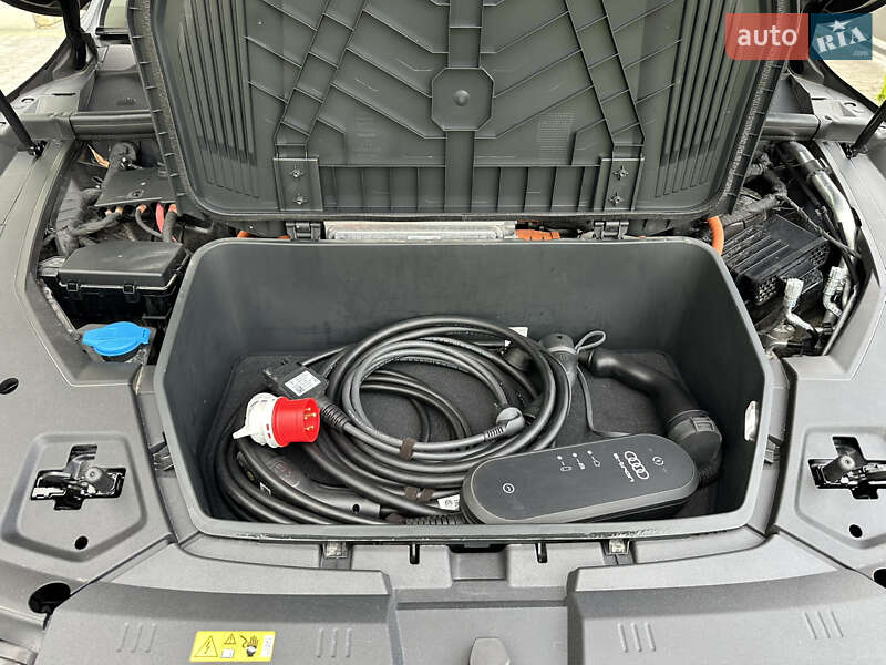 Внедорожник / Кроссовер Audi e-tron 2022 в Тернополе