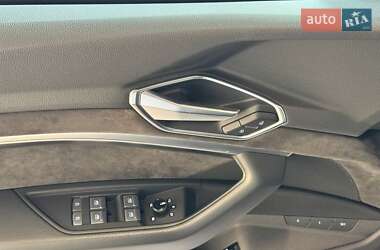 Внедорожник / Кроссовер Audi e-tron 2021 в 