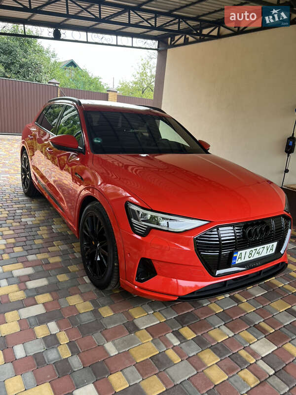 Внедорожник / Кроссовер Audi e-tron 2018 в Киеве фото 2 Внедорожник / Кроссовер Audi e-tron 2018 в Киеве