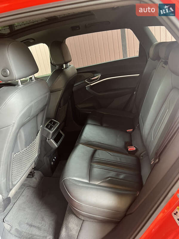 Внедорожник / Кроссовер Audi e-tron 2018 в Киеве фото 6 Внедорожник / Кроссовер Audi e-tron 2018 в Киеве