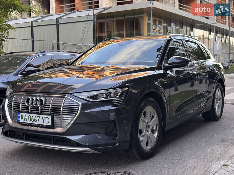 Позашляховик / Кросовер Audi e-tron 2019 в Києві