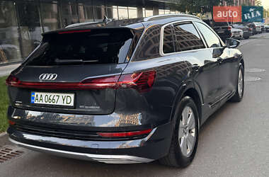 Внедорожник / Кроссовер Audi e-tron 2019 в 