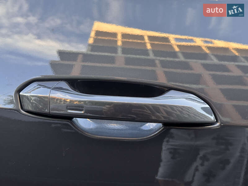 Позашляховик / Кросовер Audi e-tron 2019 в Києві