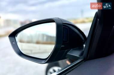Внедорожник / Кроссовер Audi e-tron 2019 в 