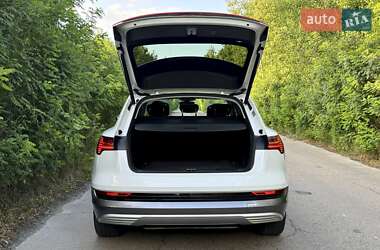 Внедорожник / Кроссовер Audi e-tron 2019 в 