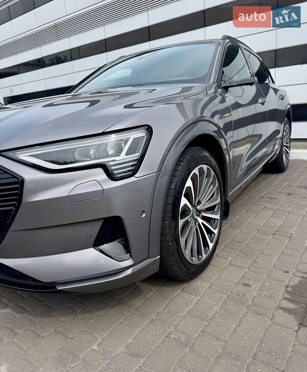 Позашляховик / Кросовер Audi e-tron 2020 в Рівному