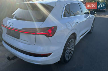 Позашляховик / Кросовер Audi e-tron 2019 в 