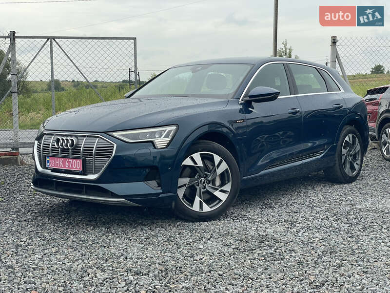 Внедорожник / Кроссовер Audi e-tron 2021 в 
