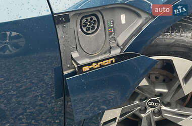 Внедорожник / Кроссовер Audi e-tron 2021 в 