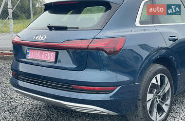 Внедорожник / Кроссовер Audi e-tron 2021 в 