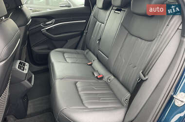 Внедорожник / Кроссовер Audi e-tron 2021 в 