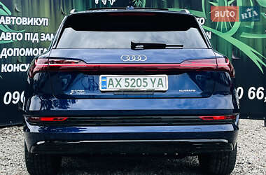 Внедорожник / Кроссовер Audi e-tron 2021 в 