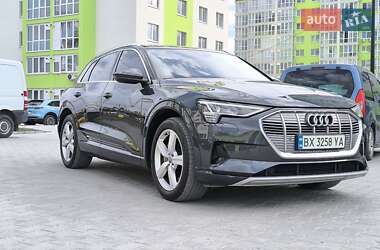Позашляховик / Кросовер Audi e-tron 2019 в 