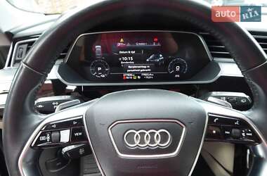 Позашляховик / Кросовер Audi e-tron 2019 в 