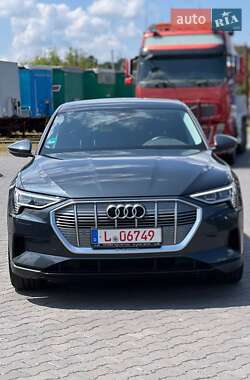 Внедорожник / Кроссовер Audi e-tron 2022 в 