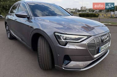 Позашляховик / Кросовер Audi e-tron 2019 в 