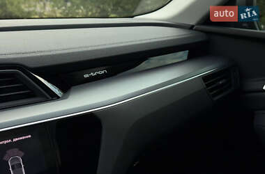Позашляховик / Кросовер Audi e-tron 2019 в 