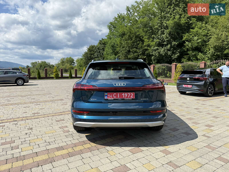Внедорожник / Кроссовер Audi e-tron 2019 в Сваляве