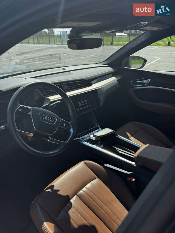 Внедорожник / Кроссовер Audi e-tron 2023 в Луцке