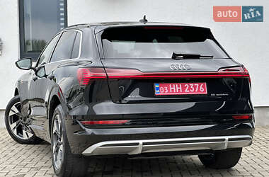 Внедорожник / Кроссовер Audi e-tron 2023 в 