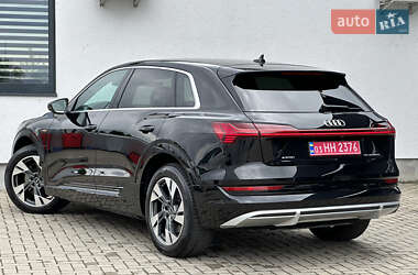Внедорожник / Кроссовер Audi e-tron 2023 в 