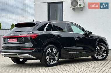 Внедорожник / Кроссовер Audi e-tron 2023 в 