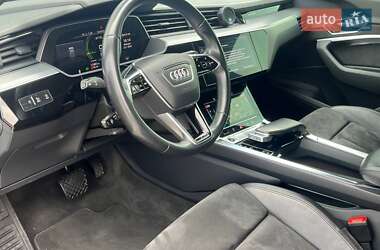 Внедорожник / Кроссовер Audi e-tron 2021 в 