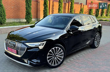 Внедорожник / Кроссовер Audi e-tron 2023 в 